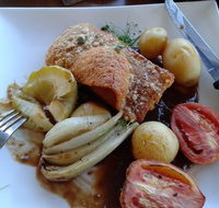 Swill 'N' Grill - Accommodation Burleigh