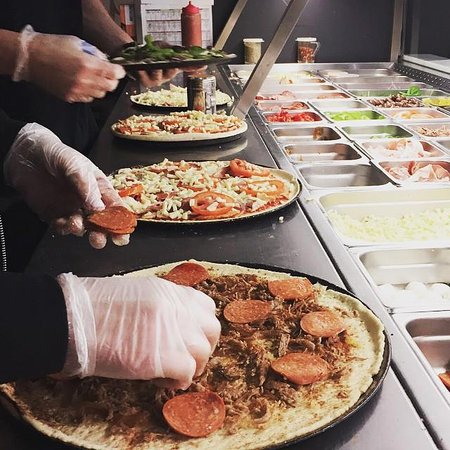 Crust Gourmet Pizza Bar Shellharbour - Accommodation Burleigh 0