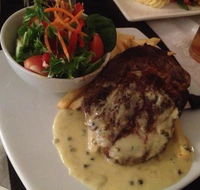 Bowning Hotel Dining Room - Accommodation Burleigh