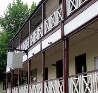 The Albion - Accommodation Burleigh