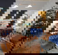 Jayes Gallery and Cafe - Accommodation Burleigh