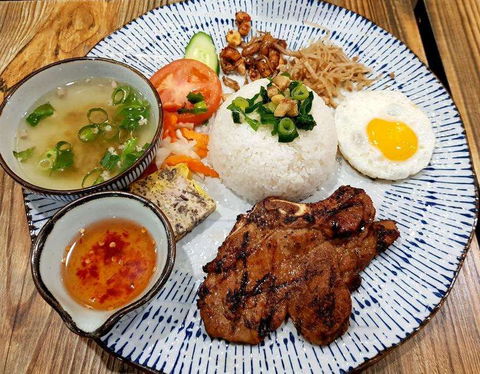 Chopsticks Vietnamese Restaurant - Accommodation Burleigh 0