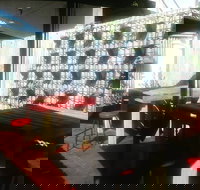 The Thirsty Wolf - Accommodation Burleigh