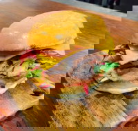 The Cricketers Arms Hotel - Accommodation Burleigh