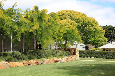 Howard Vineyard - Clover + Stone Resturant - Accommodation Burleigh 2