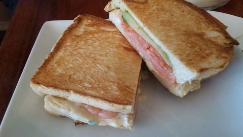 A Delicious Afare - Accommodation Burleigh 0