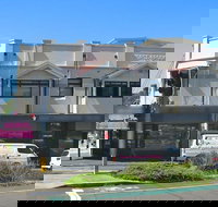 Lewis' Continental Kitchen - Accommodation Burleigh