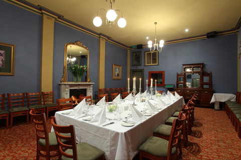 The American Creswick - Accommodation Burleigh 0