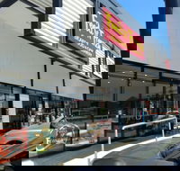 Feed 'n' Frenzy - Accommodation Burleigh