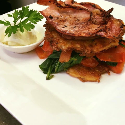 Cruze Lounge - Accommodation Burleigh 0