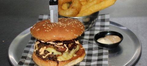 Magnums Bistro - Accommodation Burleigh 3