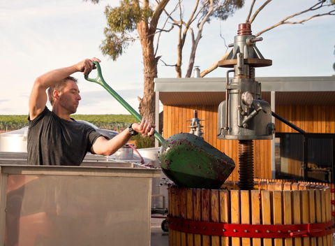 Izway Wines - Accommodation Burleigh 0