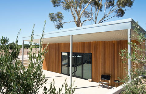 Izway Wines - Accommodation Burleigh 1