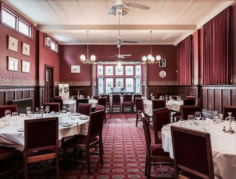The Geelong Club - Accommodation Burleigh 1