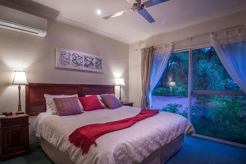 Ruby's Cafe - Accommodation Burleigh 23