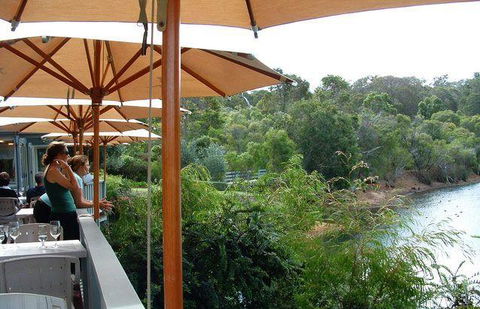 Williamsburg - Accommodation Burleigh 6