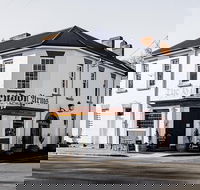 Clarendon Arms Hotel - Accommodation Burleigh