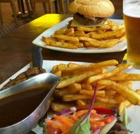 New Royal Hotel - Accommodation Burleigh