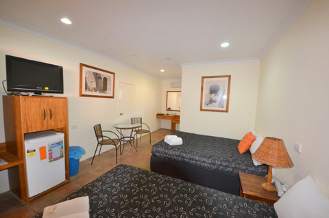 Comfort Inn–Rose Motel - Accommodation Burleigh 1