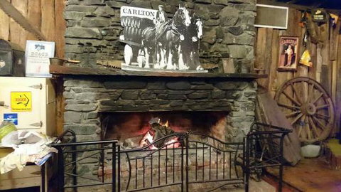 Toolleen Hotel - Accommodation Burleigh 0