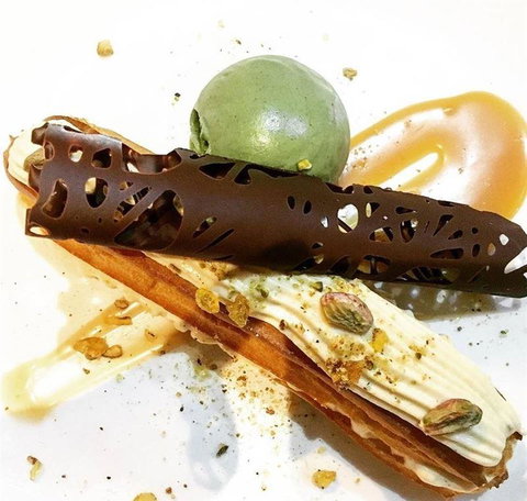 A La Bouffe Bar & Bistro - Accommodation Burleigh 9