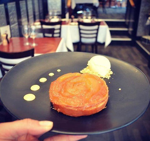 A La Bouffe Bar & Bistro - Accommodation Burleigh 11