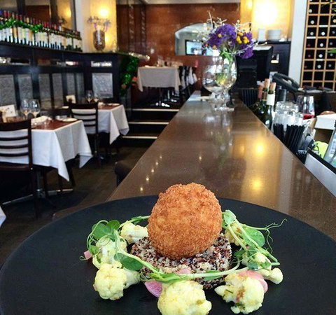 A La Bouffe Bar & Bistro - Accommodation Burleigh 13
