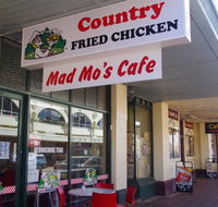 Mad Mo's - Accommodation Burleigh
