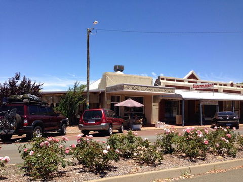 Plum Tree And Ivy - Accommodation Burleigh 0