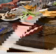 West Wing Bar  Grill - Accommodation Burleigh