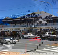Omaras - Accommodation Burleigh