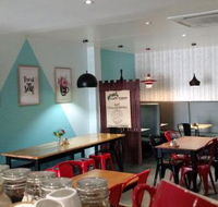 Chill Parlour Ayr - Accommodation Burleigh