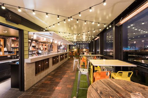 Mt View Hotel - Accommodation Burleigh 0