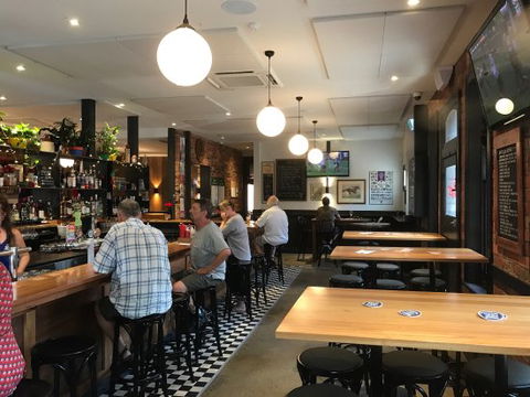 Rose Hotel - Accommodation Burleigh 0