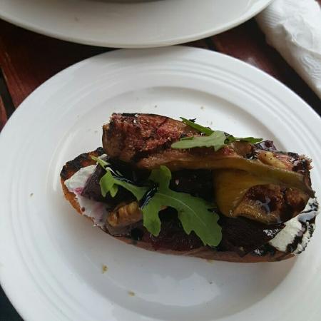 The Snug Public House - Accommodation Burleigh 0