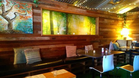 Treehouse Lounge - Accommodation Burleigh 0