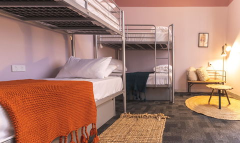 United Backpackers - Accommodation Burleigh 4