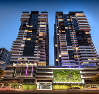 Arise Ivy and Eve - Accommodation Burleigh