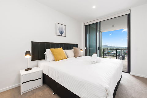 Arise Ivy And Eve - Accommodation Burleigh 4