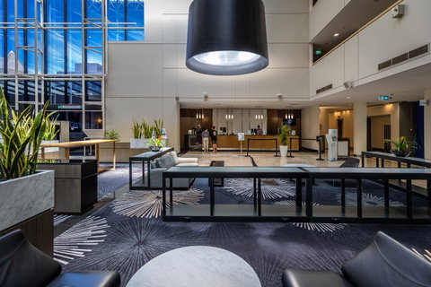 Crowne Plaza Canberra - Accommodation Burleigh 2
