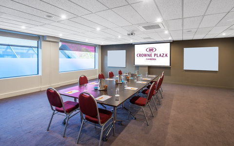 Crowne Plaza Canberra - Accommodation Burleigh 8