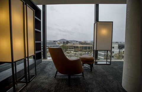 Little National Hotel - Accommodation Burleigh 2