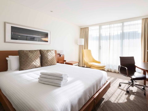 Novotel Canberra - Accommodation Burleigh 3