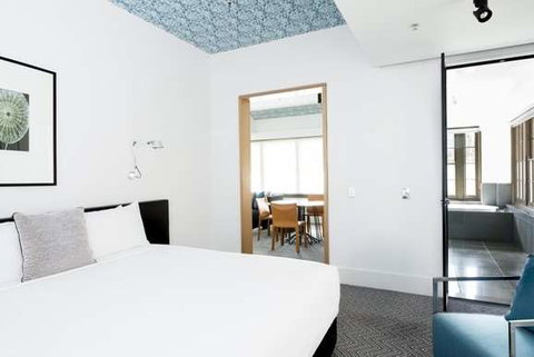 Peppers Gallery Hotel, Canberra - Accommodation Burleigh 12