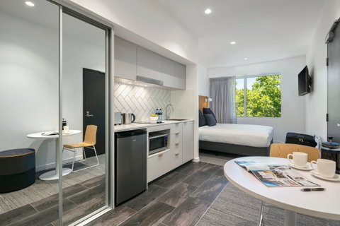 Quest Canberra City Walk - Accommodation Burleigh 5