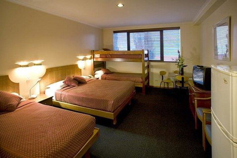 Capital Executive Apt Hotel Canberra - Accommodation Burleigh 2
