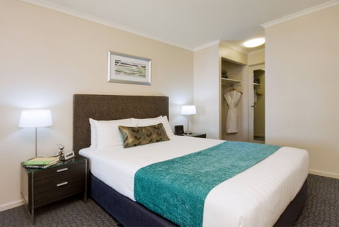 Pacific Suites Canberra - Accommodation Burleigh 4