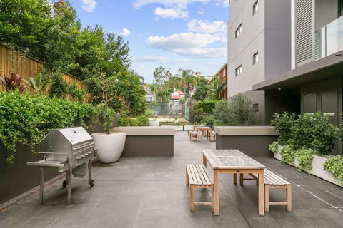 Good Life Suites - Accommodation Burleigh 1