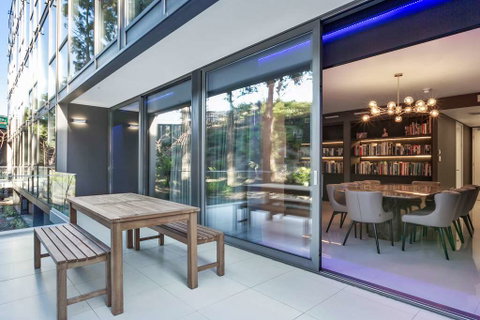 Good Life Suites - Accommodation Burleigh 3