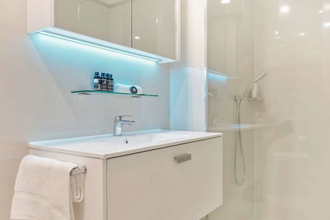 Good Life Suites - Accommodation Burleigh 7